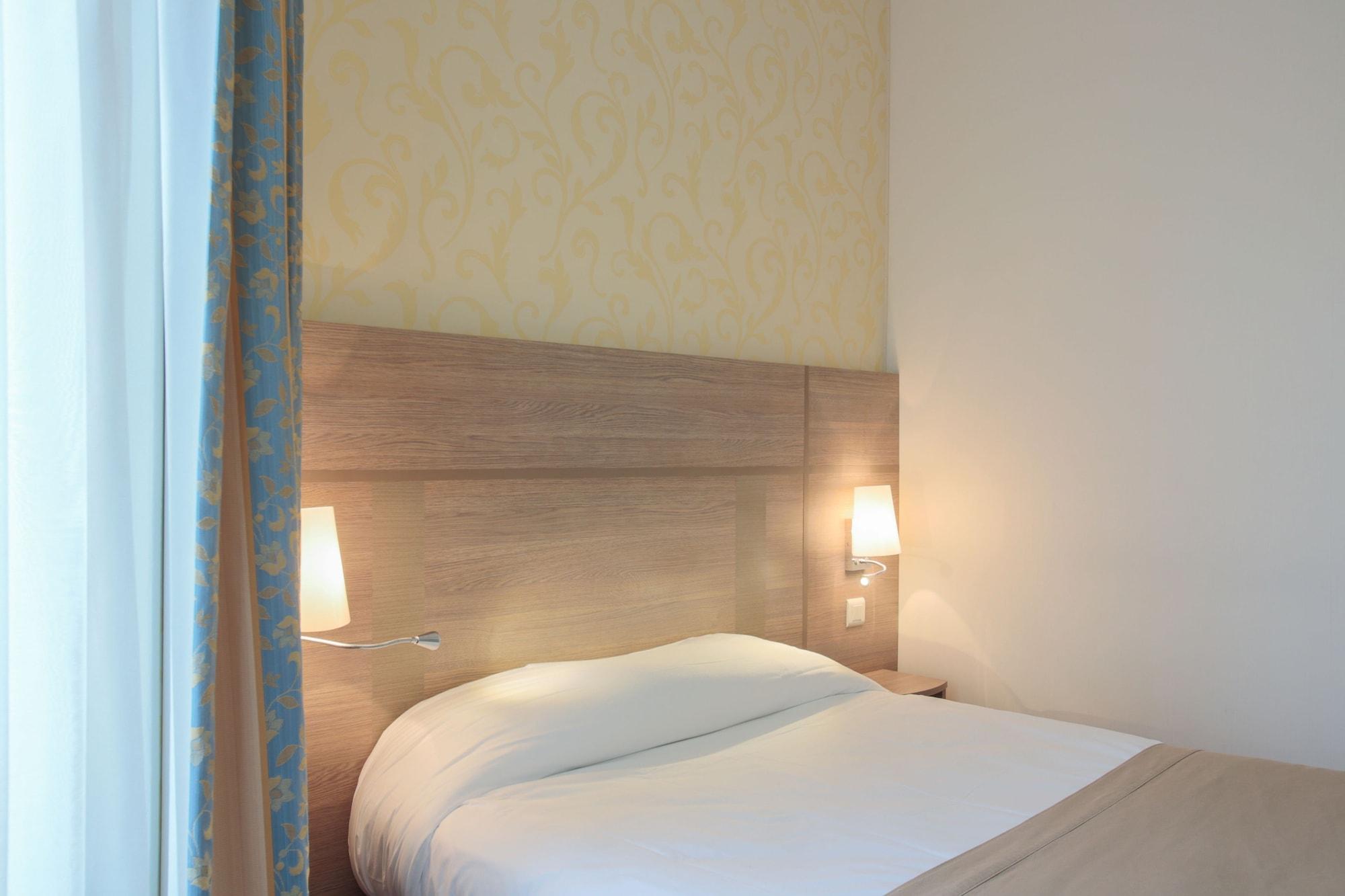 Grand Hotel Du Loiret Paris Luaran gambar